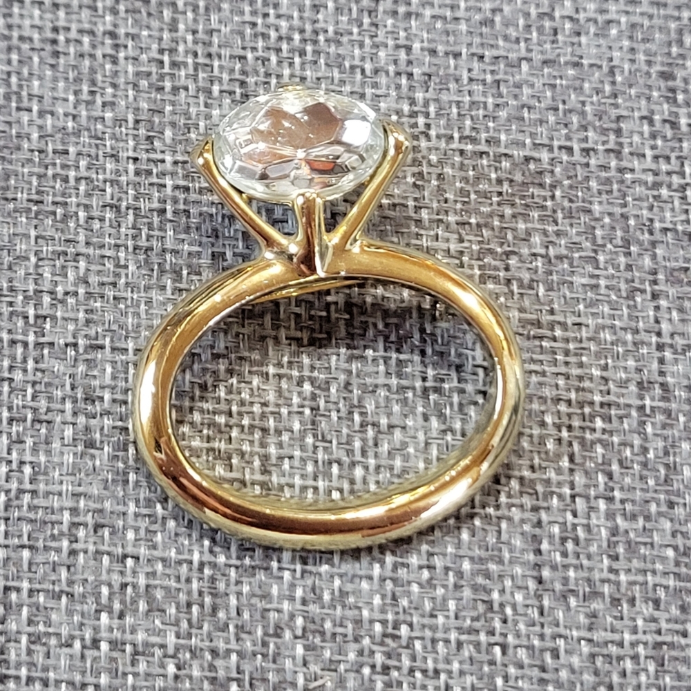 Elegant Gold and Silver Brooch